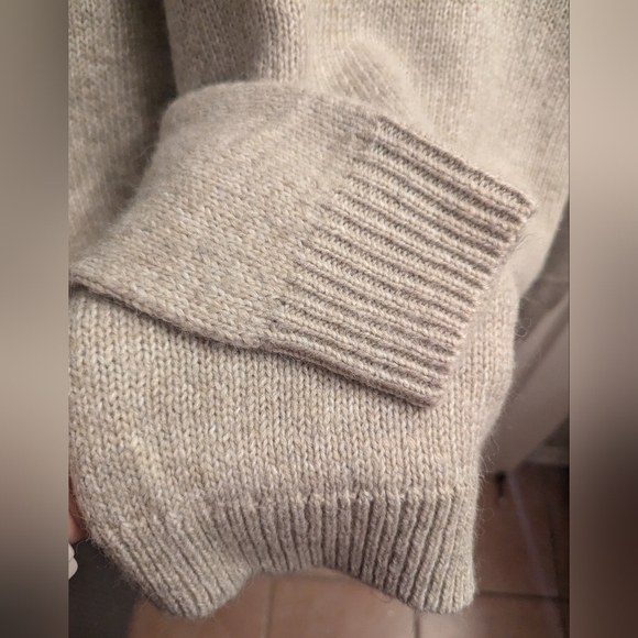 Zara Beige Knit Crewneck Pullover - L - Picture 3 of 4